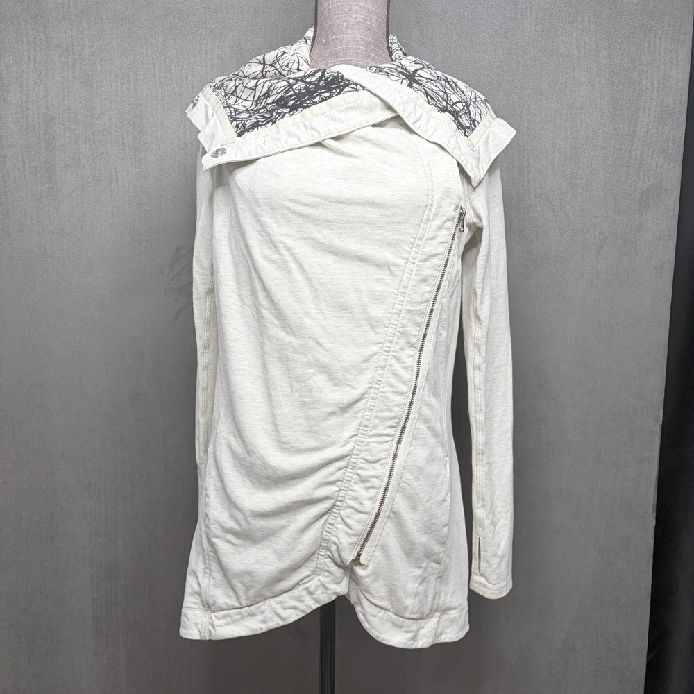 Lululemon Asymmetric Zip Jacket Womens 8 Ivory Moto Athleisure Thumbholes